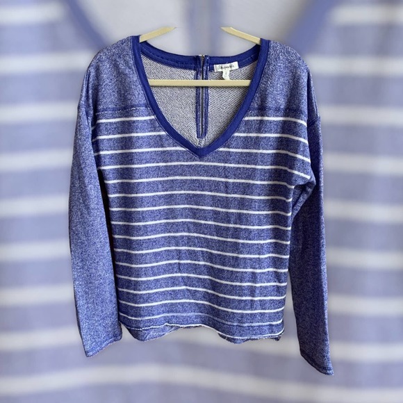 Aeropostale Distressed Sweater Blue White Striped - Picture 8 of 8